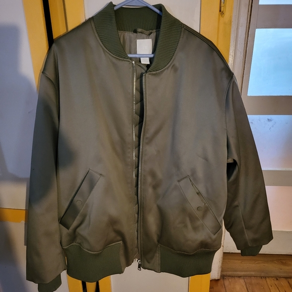 H and M olive green bomber jacket! - Picture 2 of 4